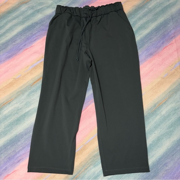 Lululemon Stretch High-Rise Crop 23" Smoked Spruce women’s size 10 - Picture 5 of 8